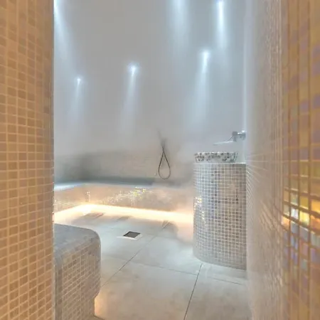 Fenix - Free & Wellness 아파트