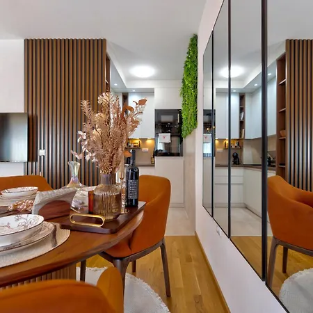 Fenix - Free & Wellness 아파트 *